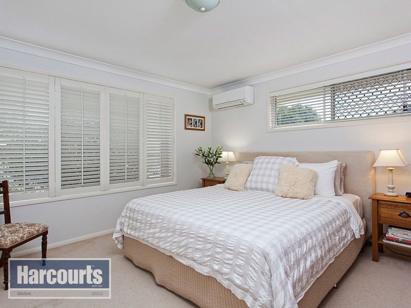 12 Arlington Drive, Arana Hills QLD 4054