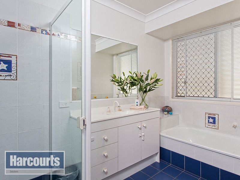 12 Arlington Drive, Arana Hills QLD 4054