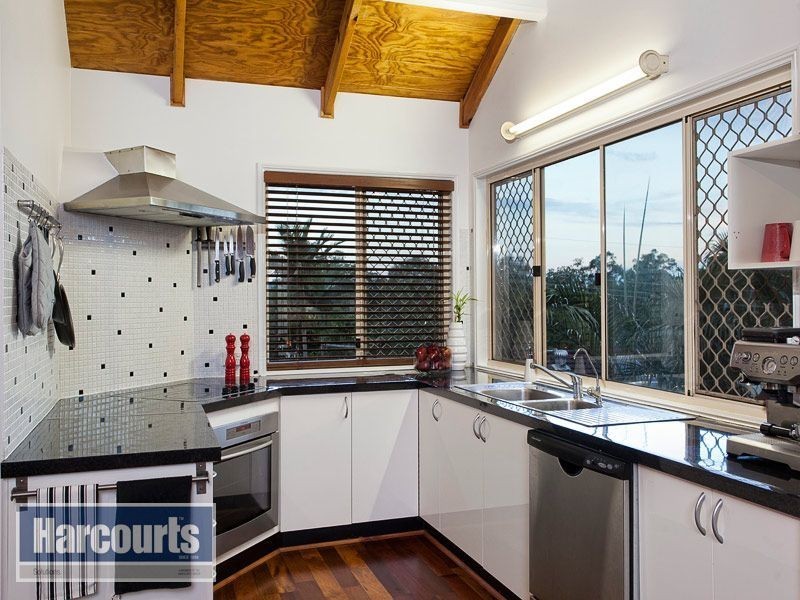 4 Fleetwood Court, Ferny Hills QLD 4055