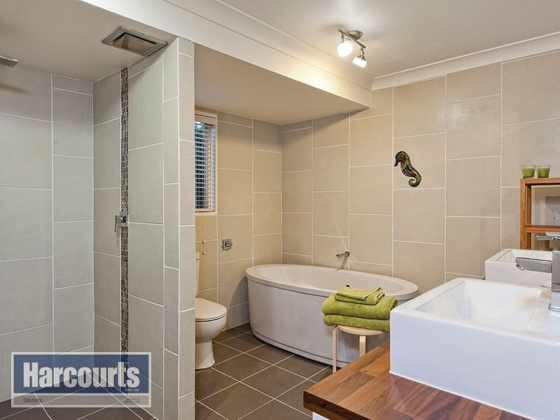 4 Fleetwood Court, Ferny Hills QLD 4055