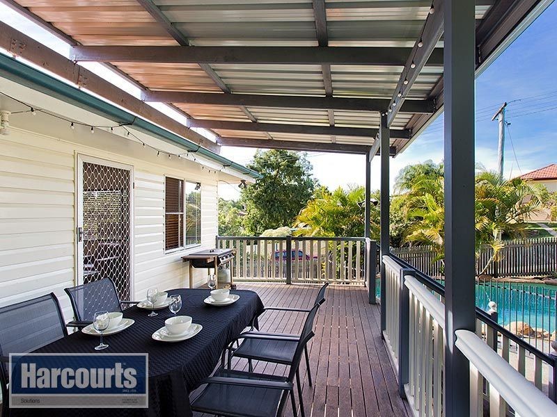 12 Dinterra Avenue, Ferny Hills QLD 4055