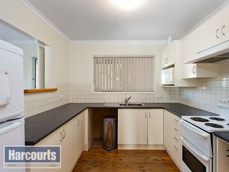 12 Dinterra Avenue, Ferny Hills QLD 4055