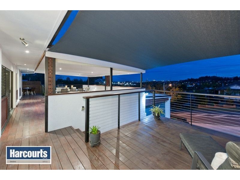 105 Redwood Street, Stafford Heights QLD 4053