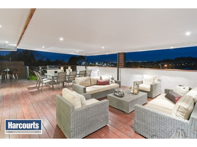 105 Redwood Street, Stafford Heights QLD 4053