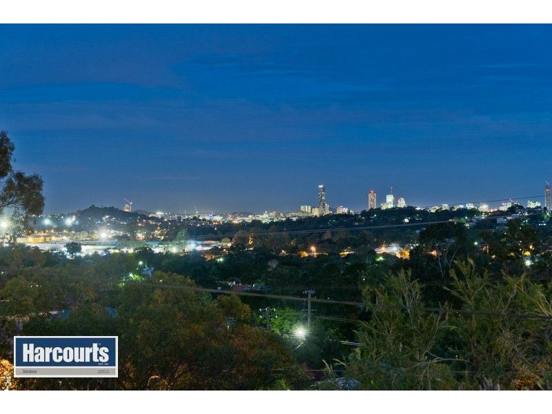 105 Redwood Street, Stafford Heights QLD 4053