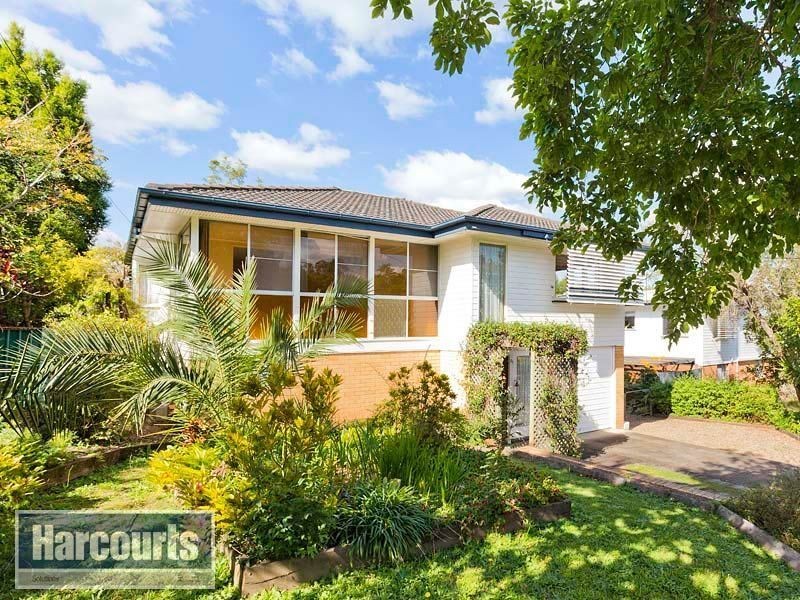 27 Penambul Crescent, Ferny Hills QLD 4055