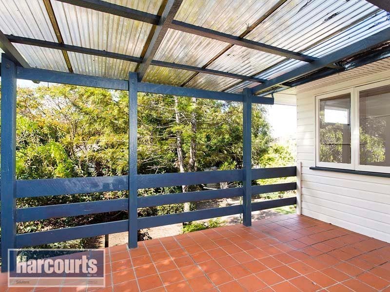 27 Penambul Crescent, Ferny Hills QLD 4055