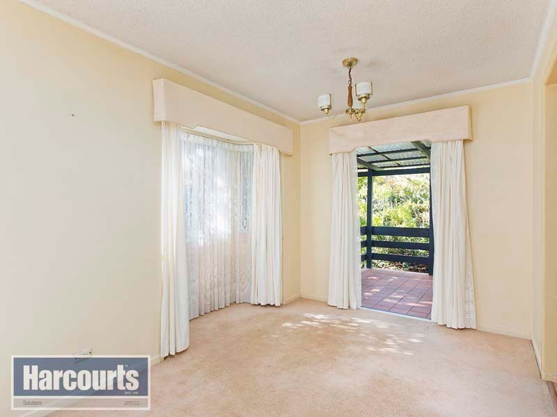 27 Penambul Crescent, Ferny Hills QLD 4055