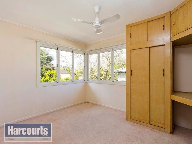 27 Penambul Crescent, Ferny Hills QLD 4055