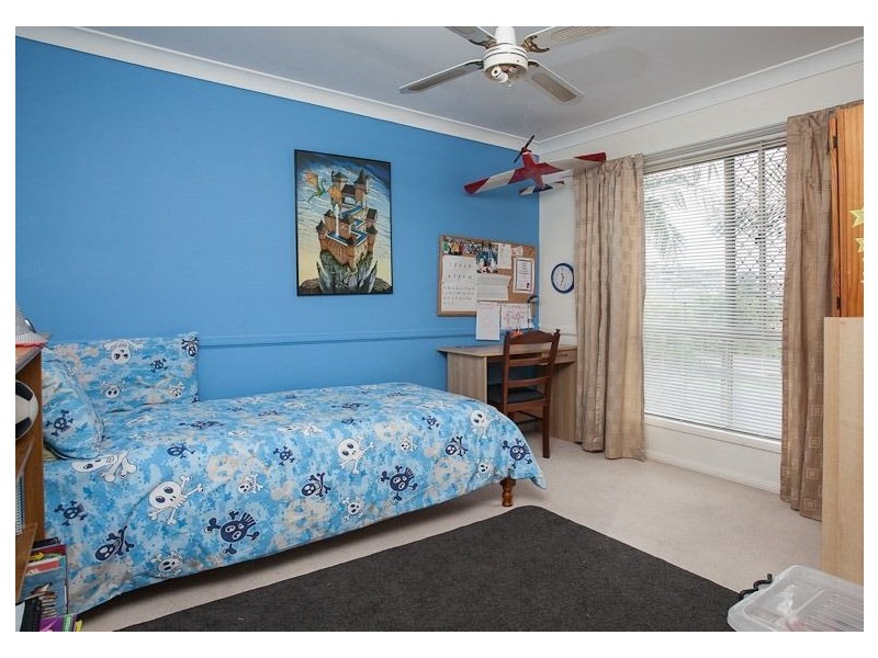 8 Janet Place, Arana Hills QLD 4054