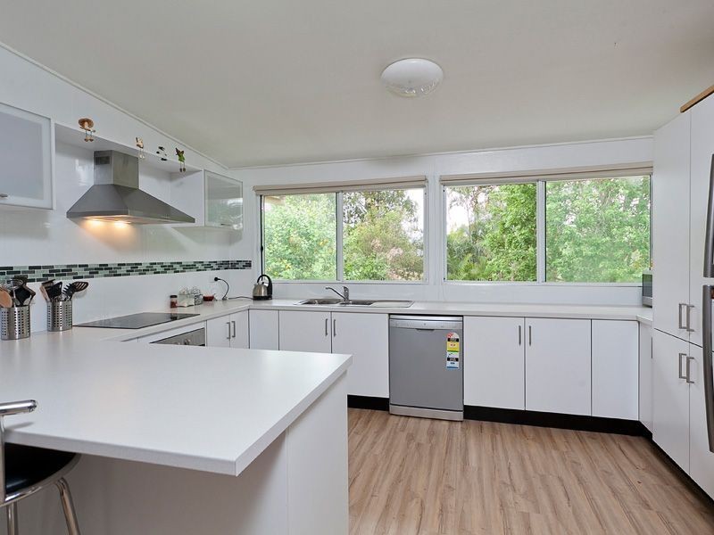 13 Burloo Crescent, Ferny Hills QLD 4055