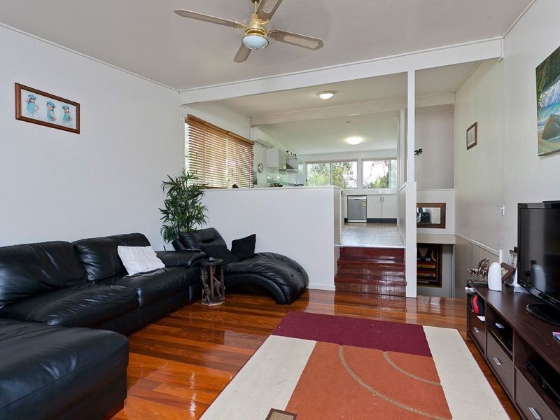 13 Burloo Crescent, Ferny Hills QLD 4055