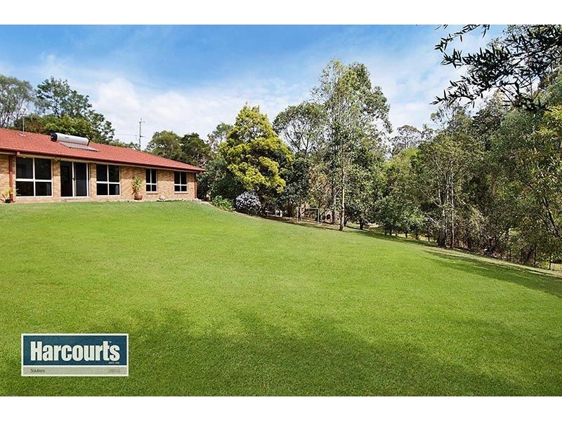 8 Breen Drive, Bunya QLD 4055