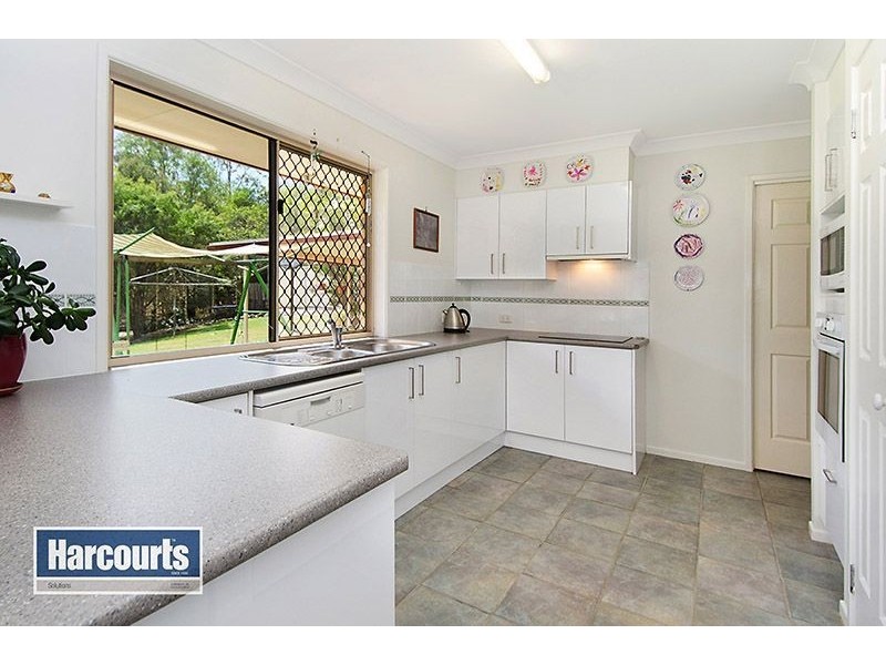 8 Breen Drive, Bunya QLD 4055