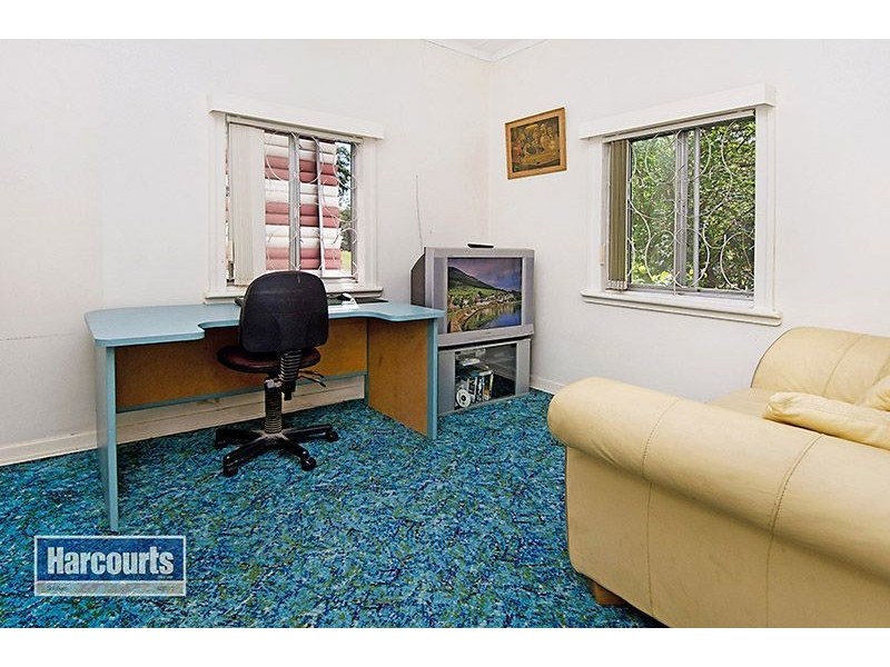 13 University Road, Mitchelton QLD 4053