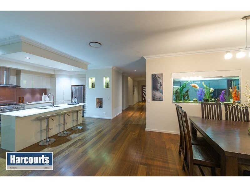 25 Ironbark Place, Mitchelton QLD 4053