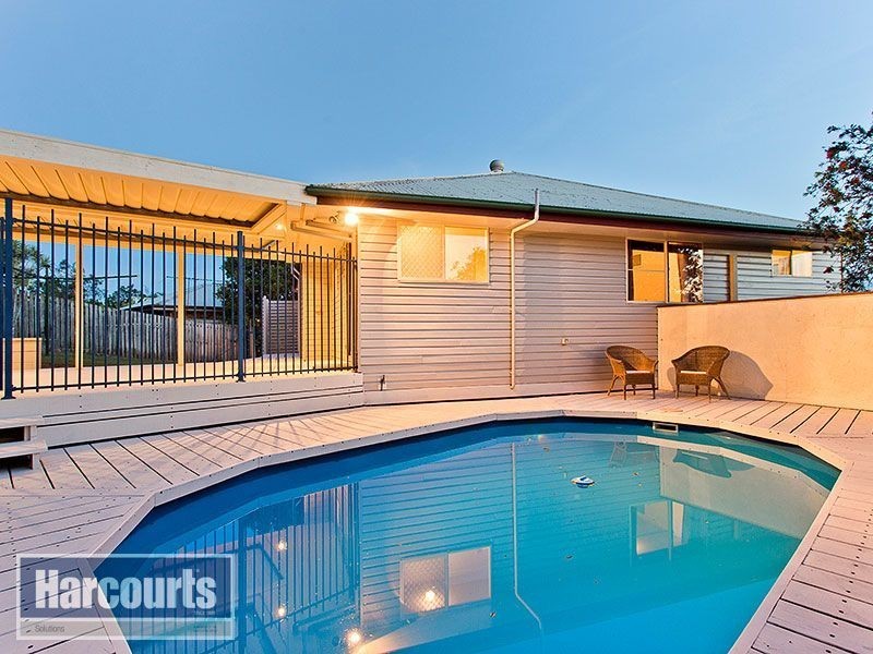 52 Blackwood Drive, Ferny Hills QLD 4055