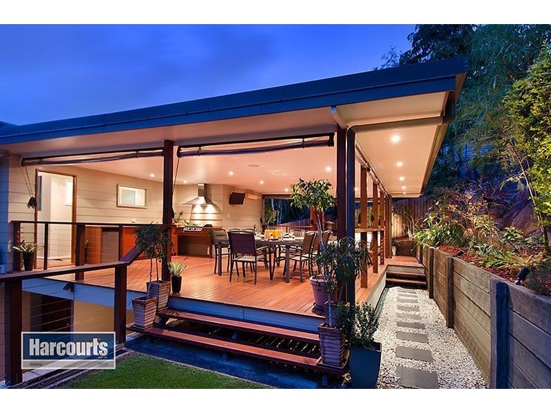 31 Yeerinbool Court, Arana Hills QLD 4054