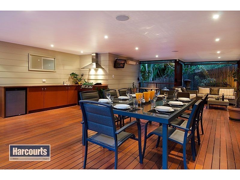 31 Yeerinbool Court, Arana Hills QLD 4054