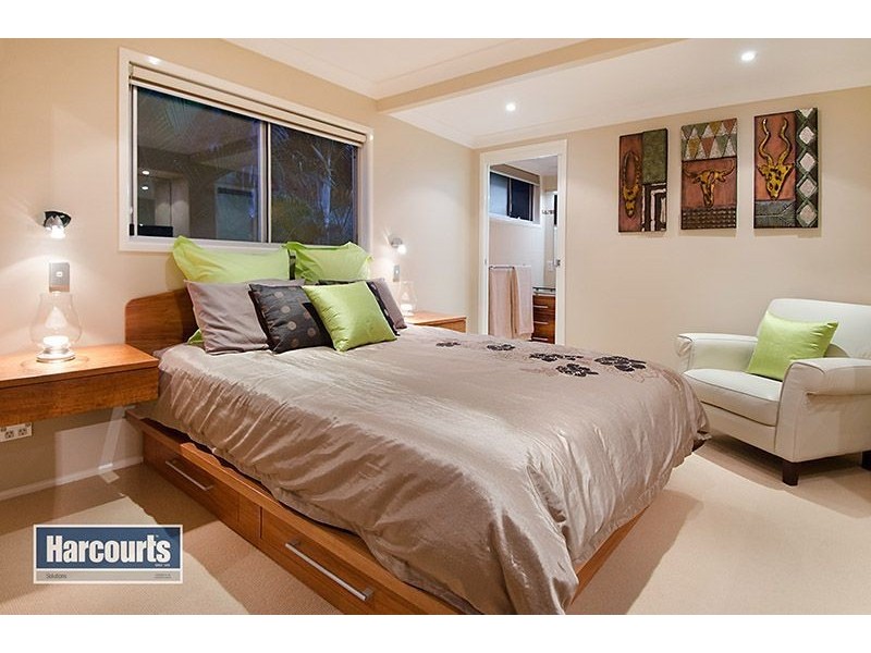 31 Yeerinbool Court, Arana Hills QLD 4054