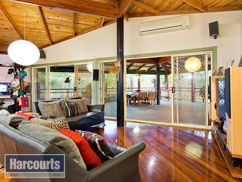 18 Listonia Drive, Albany Creek QLD 4035