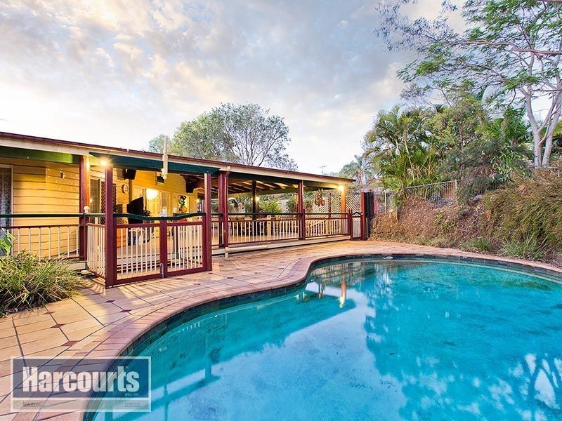 18 Listonia Drive, Albany Creek QLD 4035