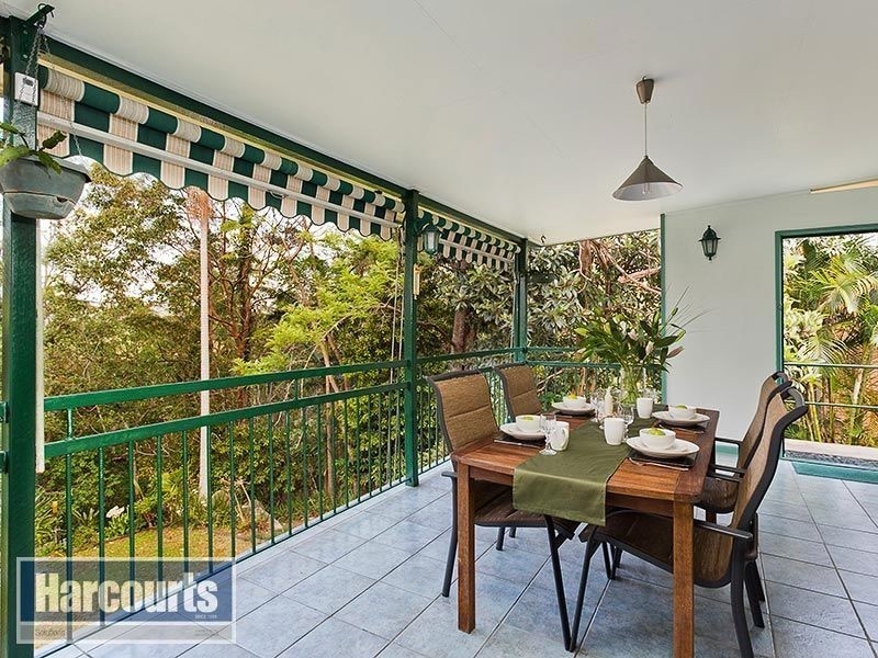 17 Barber Road, Ferny Hills QLD 4055