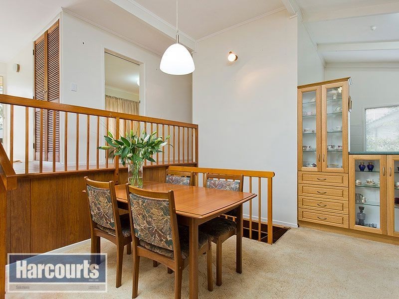 17 Barber Road, Ferny Hills QLD 4055