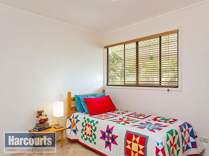 17 Barber Road, Ferny Hills QLD 4055