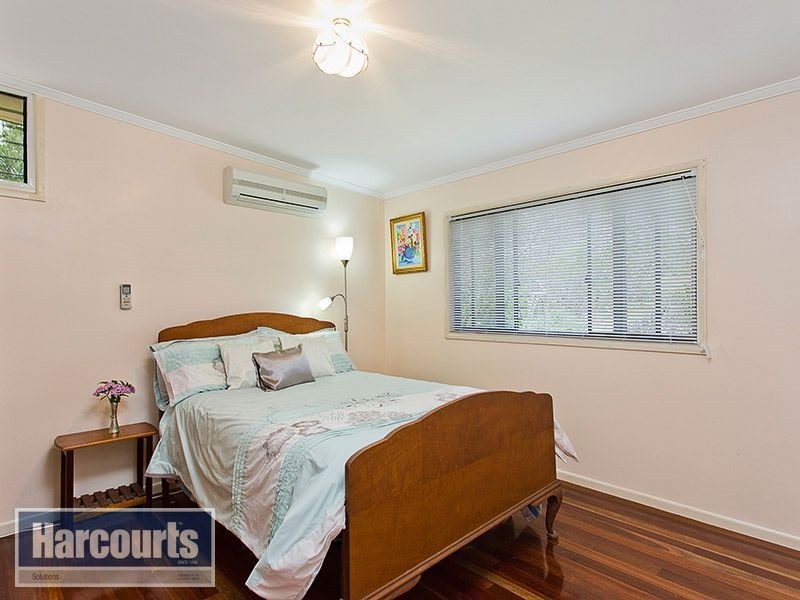 17 Barber Road, Ferny Hills QLD 4055