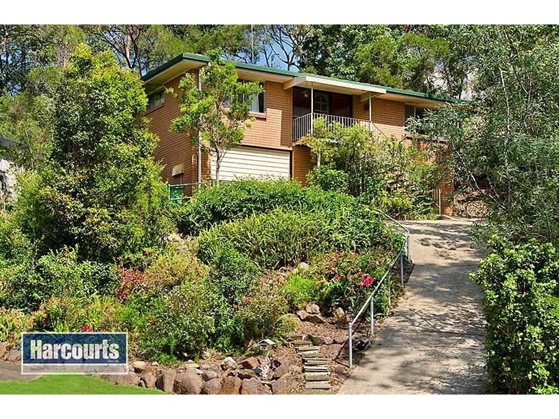 26 Yeerinbool Court, Arana Hills QLD 4054