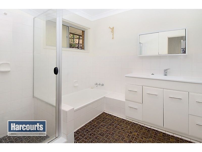 26 Yeerinbool Court, Arana Hills QLD 4054