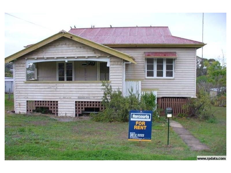 12 Law Street, Bundamba QLD 4304