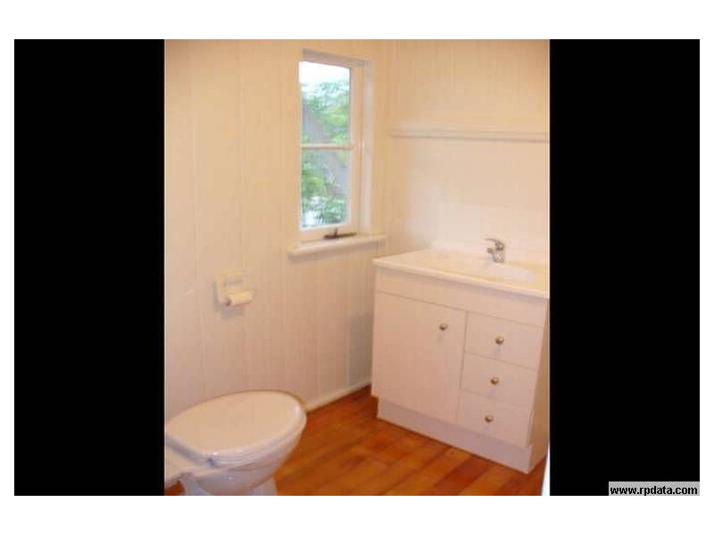 12 Law Street, Bundamba QLD 4304