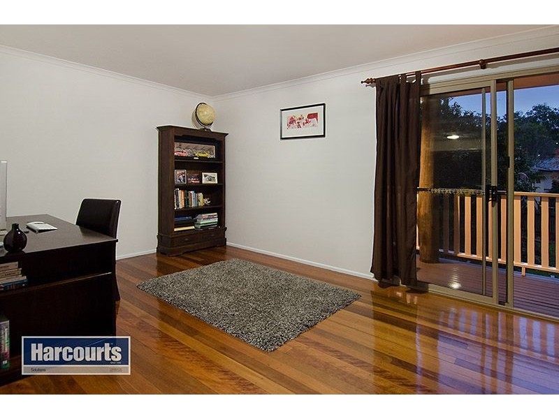 28 Barber Road, Ferny Hills QLD 4055