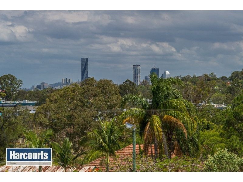 18 Barellan Street, Stafford QLD 4053