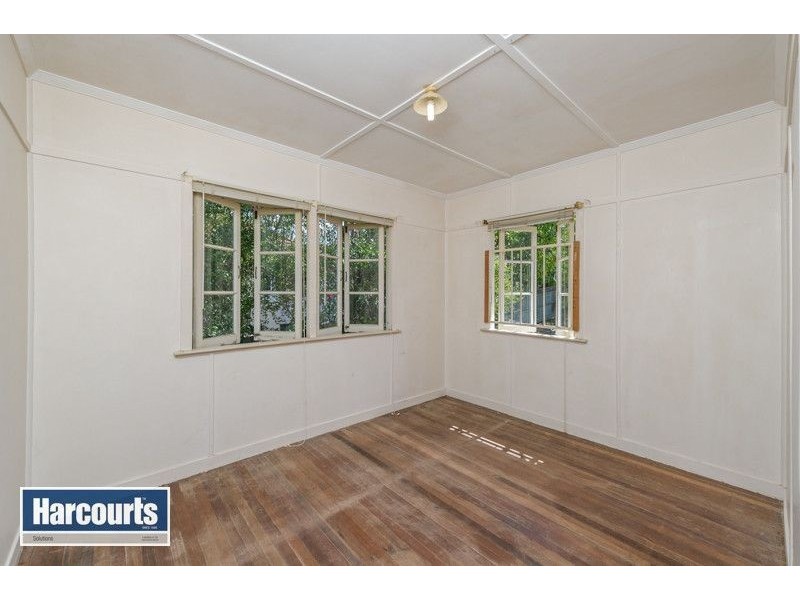 18 Barellan Street, Stafford QLD 4053