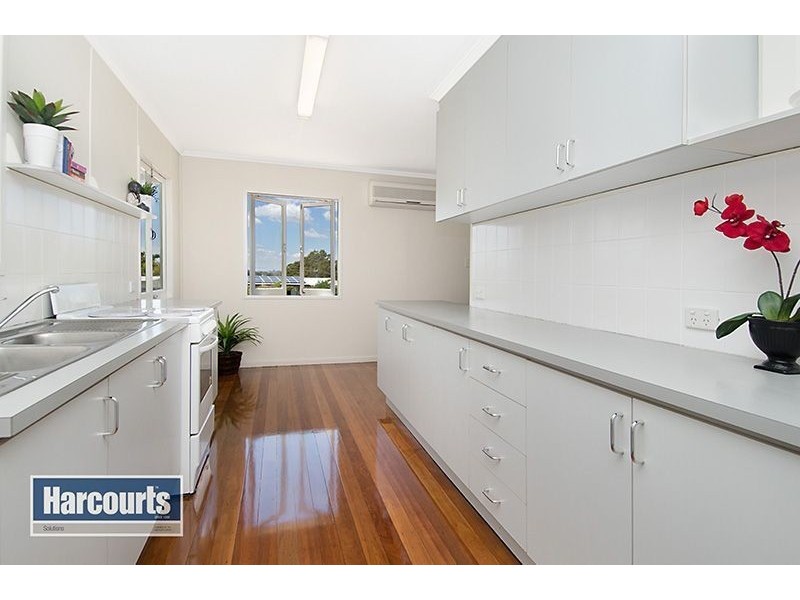 8 Cobbity Crescent, Arana Hills QLD 4054