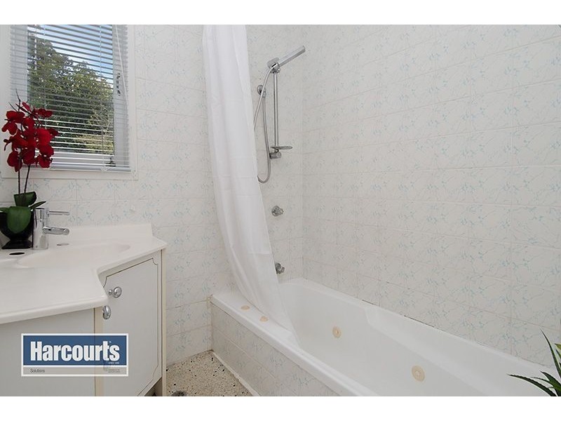 8 Cobbity Crescent, Arana Hills QLD 4054