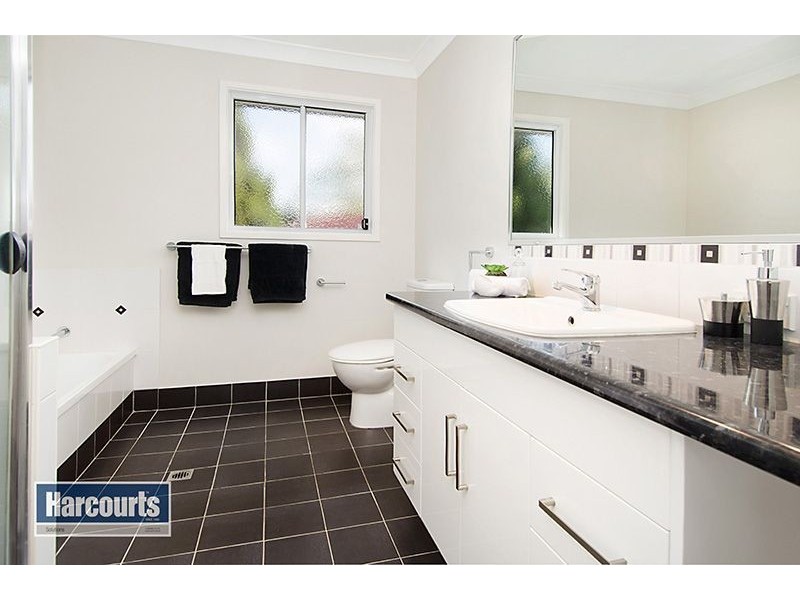 21 Nicholson Street, Mitchelton QLD 4053