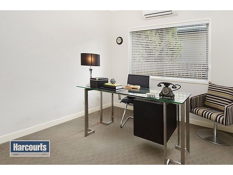 21 Nicholson Street, Mitchelton QLD 4053