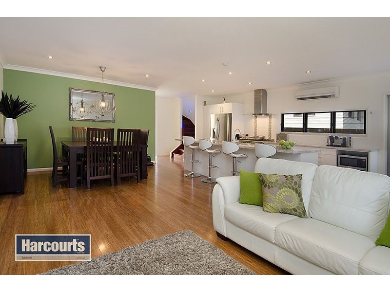 16 Carrama Crescent, Ferny Hills QLD 4055