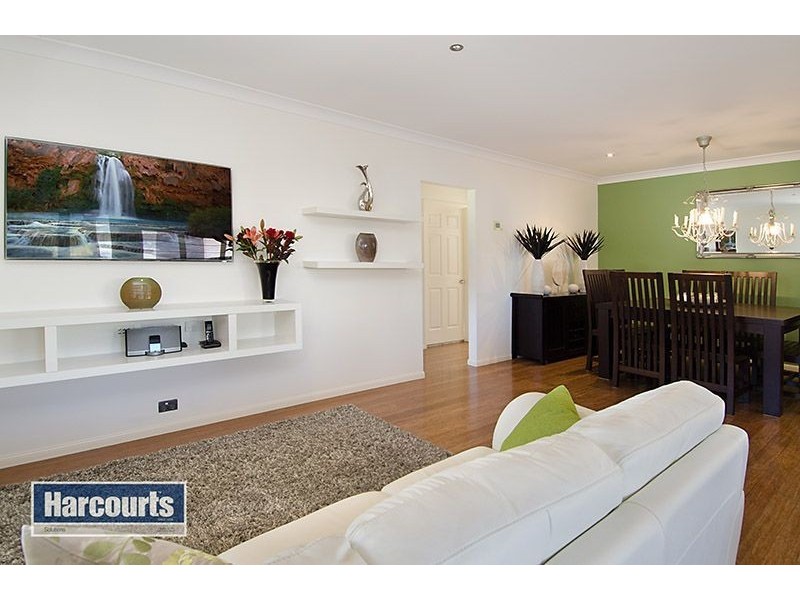 16 Carrama Crescent, Ferny Hills QLD 4055