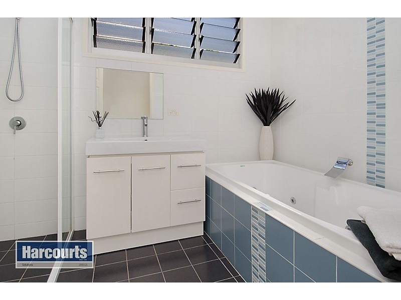 16 Carrama Crescent, Ferny Hills QLD 4055