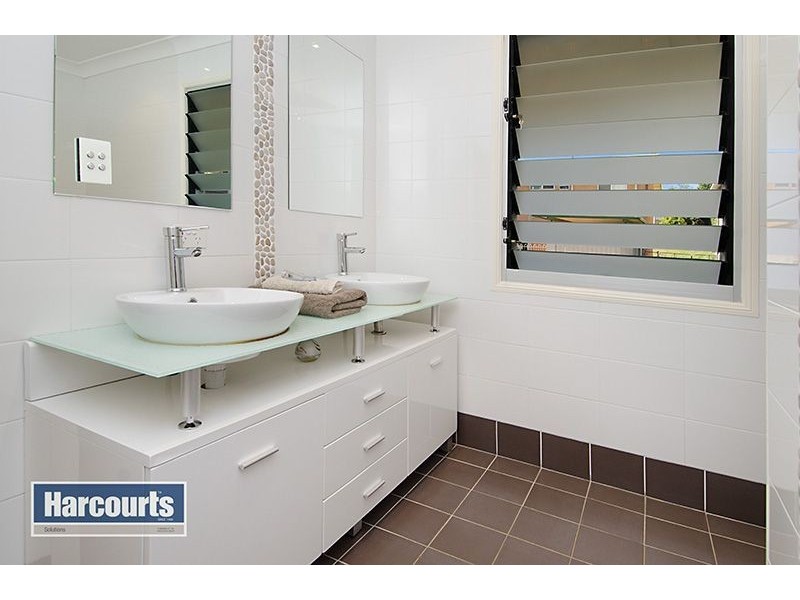 16 Carrama Crescent, Ferny Hills QLD 4055