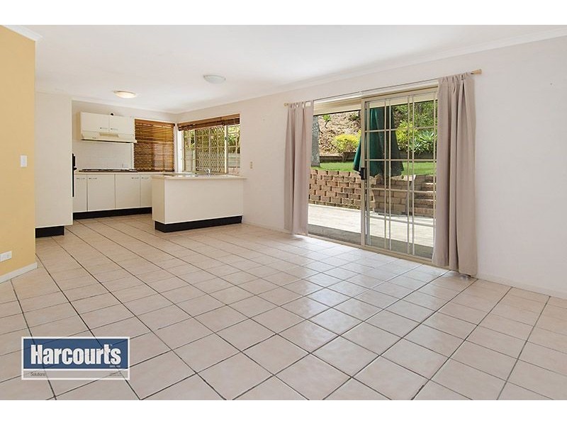 1 Double Bar Court, Arana Hills QLD 4054