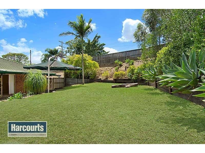 1 Double Bar Court, Arana Hills QLD 4054