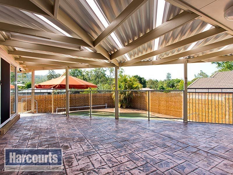 2 Glenelg Place, Ferny Grove QLD 4055
