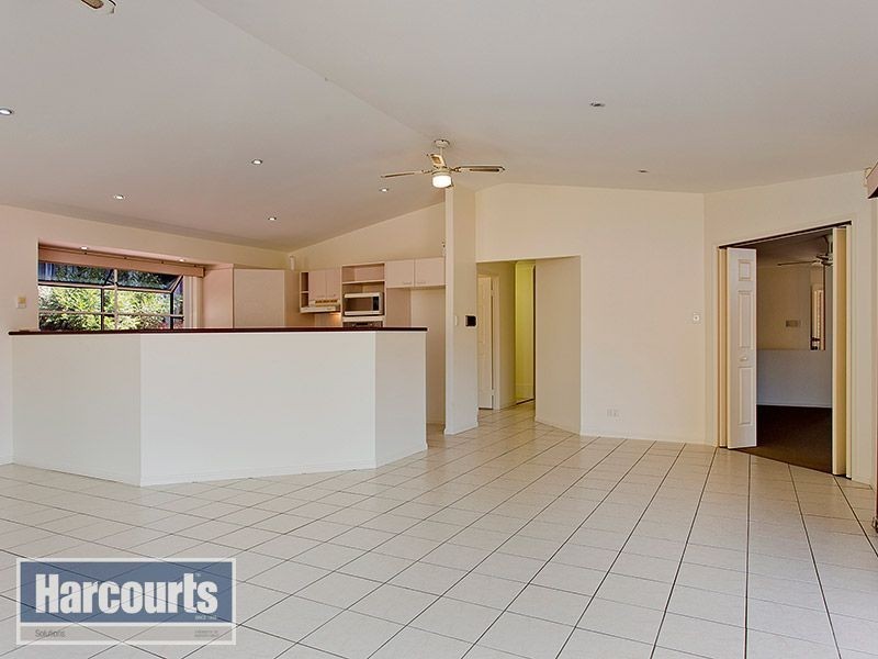 2 Glenelg Place, Ferny Grove QLD 4055