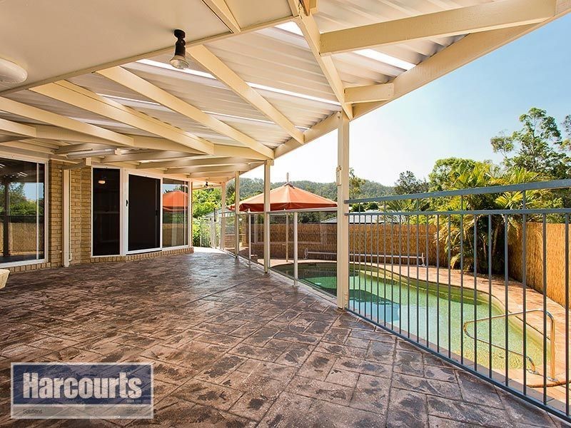 2 Glenelg Place, Ferny Grove QLD 4055